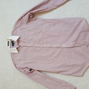 Men's flitted striped shirt.